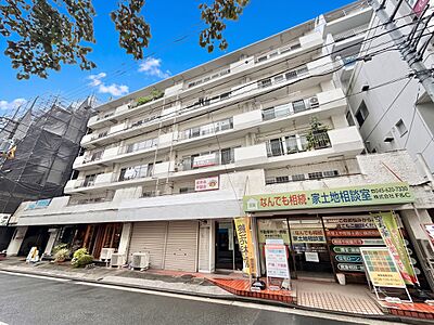 外観：飽きのこないシンプルモダンな外観です。