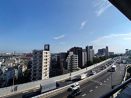 眺望や窓からの景色が良いと、家で過ごす時間も快適です。