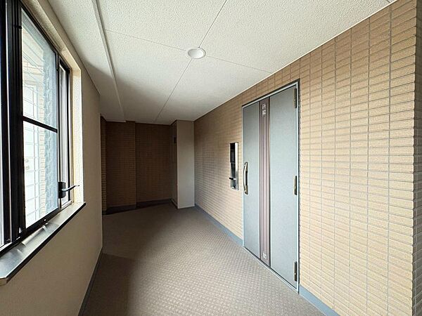 玄関を拡大表示