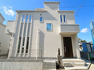 外観:飽きのこないシンプルモダンな外観です。 外観:飽きのこないシンプルモダンな外観です。