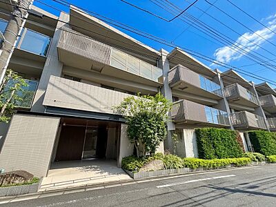 外観:飽きのこないシンプルモダンな外観です。 外観:飽きのこないシンプルモダンな外観です。