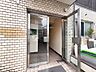 エントランス：上質感漂う玄関アプローチです。