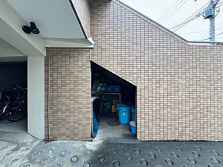 ゴミ置場。綺麗に管理されております。
