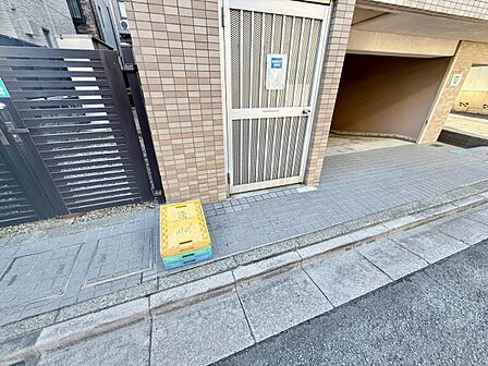 ゴミ置場。綺麗に管理されております。