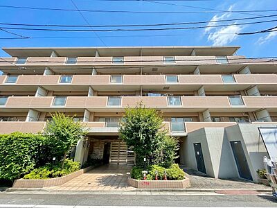 外観：飽きのこないシンプルモダンな外観です。