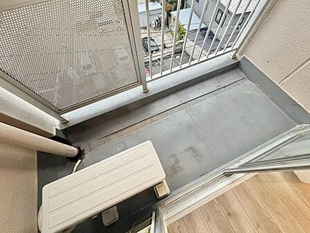 朝の澄んだ空気や、夕方に吹く清々しい風を感じられるバルコニー。