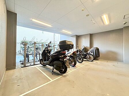 バイク置き場もございます。※空き状況は都度ご確認下さい。