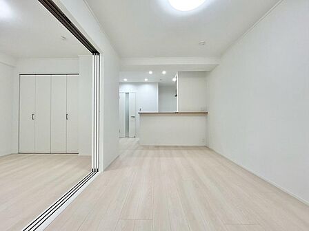 シンプルな内装と偏り過ぎないデザインで統一しました。