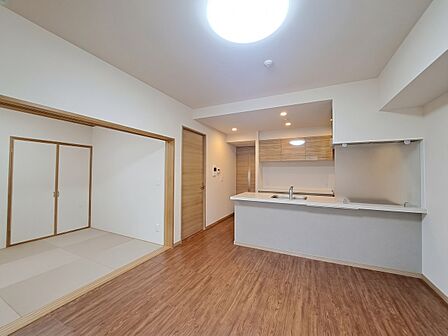 家族の温かさと陽光の暖かさ、楽しい毎日と明るい未来を予感させる「空間が織り成すひとつ先の住み心地」を演出します。