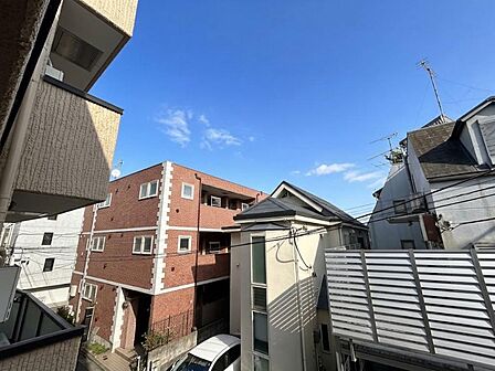 眺望や窓からの景色が良いと、家で過ごす時間も快適です。