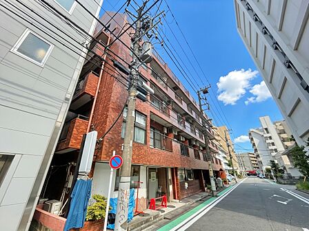 飽きのこないシンプルモダンな外観です。