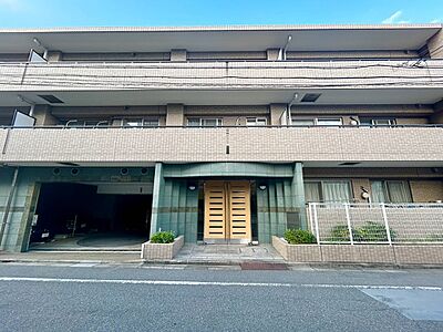 外観:飽きのこないシンプルモダンな外観です。 外観:飽きのこないシンプルモダンな外観です。