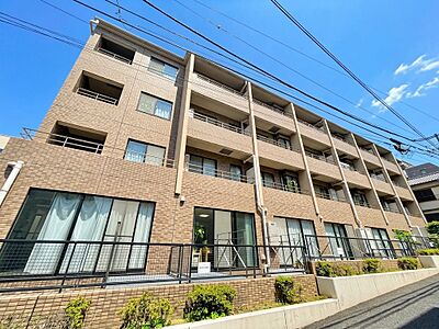外観：飽きのこないシンプルモダンな外観です。