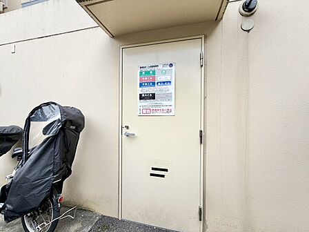 ゴミ置場。綺麗に管理されております。