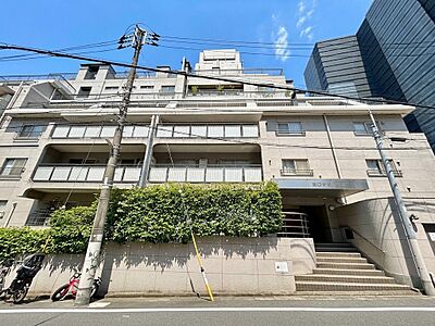 外観:飽きのこないシンプルモダンな外観です。 外観:飽きのこないシンプルモダンな外観です。