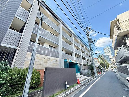 飽きのこないシンプルモダンな外観です。