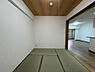 子供部屋：清かで艶やかな時間をもたらしてくれる室内です。