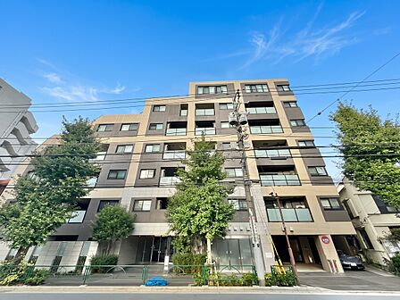 忙しく過ぎゆく日常を置き去るほど、ゆったりした時間が流れる住環境。