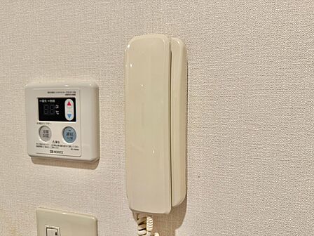 室内にはインターホンを設置。快適と安らぎを合わせた優しい設計。