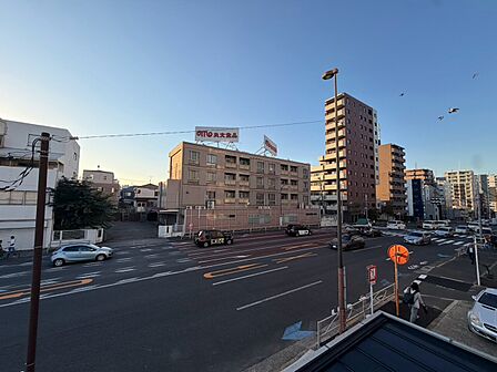 眺望や窓からの景色が良いと、家で過ごす時間も快適です。