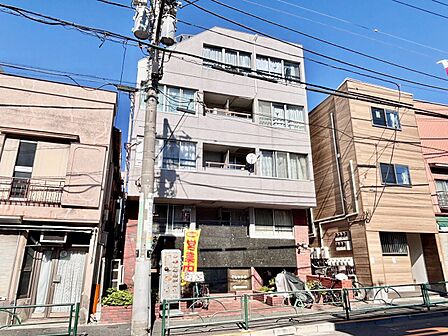 飽きのこないシンプルモダンな外観です。