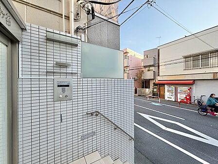 館内は静寂な中が保たれており、管理が行き届いている印象を受けました。