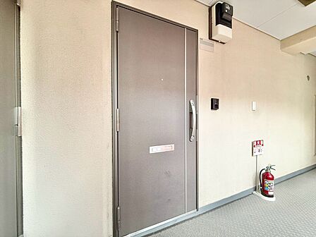 清潔感のある落ち着いた雰囲気の玄関です。