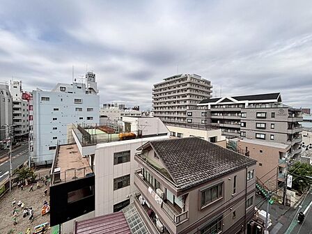 眺望や窓からの景色が良いと、家で過ごす時間も快適です。