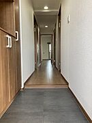 人感センサー付きの玄関です。
