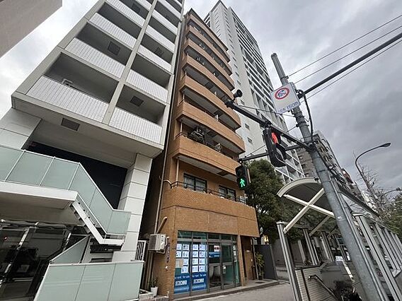 休日にショッピ...