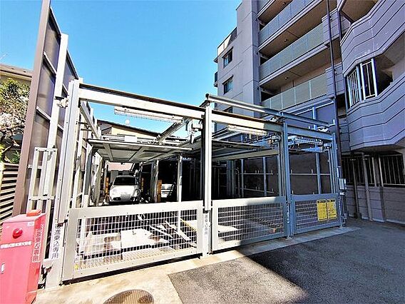 機械式駐車場。