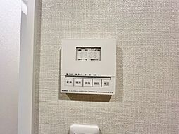 浴室内のカビ発生の抑制や雨の日等の洗濯物の乾燥、寒い季節の予備暖房に便利です。