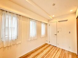 シンプル・イズ・ベストが基本。プレーンな空間を自分好みに。いつまでも快適に暮せる住まいへ。