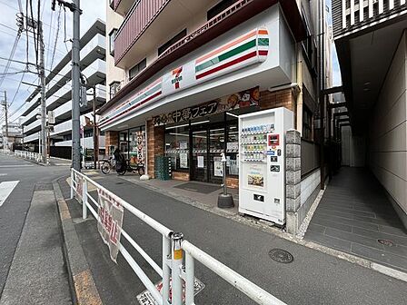 セブンイレブン渋谷本町店 85m