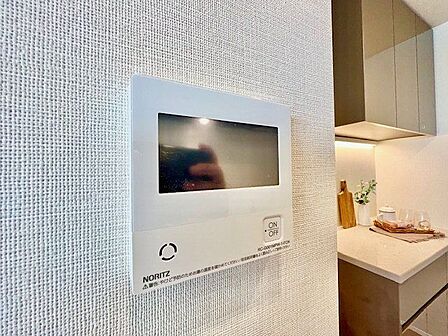 リビングダイニングには床暖房完備。乾燥も空気の汚れもなく快適です。