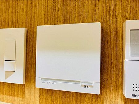 リビングダイニングには床暖房完備。乾燥も空気の汚れもなく快適です。