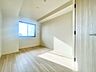寝室：過ぎ行く時間をゆったりと感じることができる落ち着いたお部屋。静かな環境でリラックスタイムを。