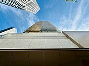高貴な雰囲気を纏う外観。クオリティを追求した快適な空間が住まう方の心を満たします。
