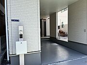 帰宅されるご家族や、訪れる方を優しく迎える・安らぎに満ちた生活空間を予感させてくれます。