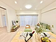 お気に入りのこの場所。いつもと変わらない週末のひととき。寝る前のひととき、自由に自分スタイルを。