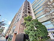 主張し過ぎずどこか余裕を感じさせるスタイリッシュな佇まい。安らぎに満ちた生活空間を予感させてくれます。