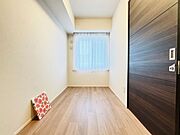 一日の疲れをいやしてくれる主寝室。時を忘れて過ごす場所として過ごせるお部屋。