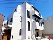 穏やかな住環境と充実の生活利便性を備えたこの地で誇りに思える住まいを実現。