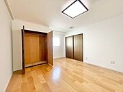 各居室にクローゼットをご用意。タンスなどを置かなくてもいいので、お部屋を広く使うことができます。