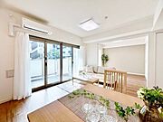 開放感たっぷりの室内は、ホッと落ち着く居心地の良さを感じられます。