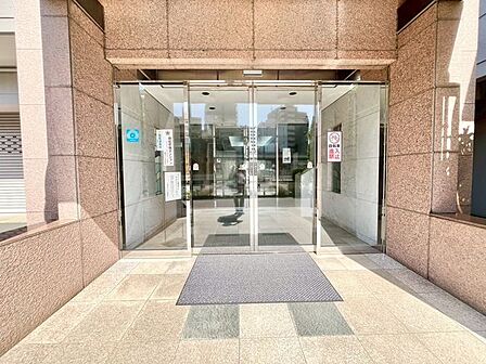 帰宅されるご家族や、訪れる方を優しく迎える・安らぎに満ちた生活空間を予感させてくれます。