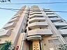 外観：街並みに自然と馴染む色を基調とした外観は、温かみのある色合いが全体を包み、やさしい雰囲気を感じます。