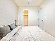 過ぎ行く時間をゆったりと感じることができる落ち着いたお部屋。プライベートな時間を満喫できます。