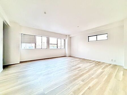 一日の中で多くの時間を過すことになる住まいだからこそ、いつも穏やかな空間であるように心掛けています。