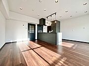 会話が弾むリビング、料理が愉しくなるキッチン。家は、ただ生活する場ではなく、暮らしを愉しく、快適に。